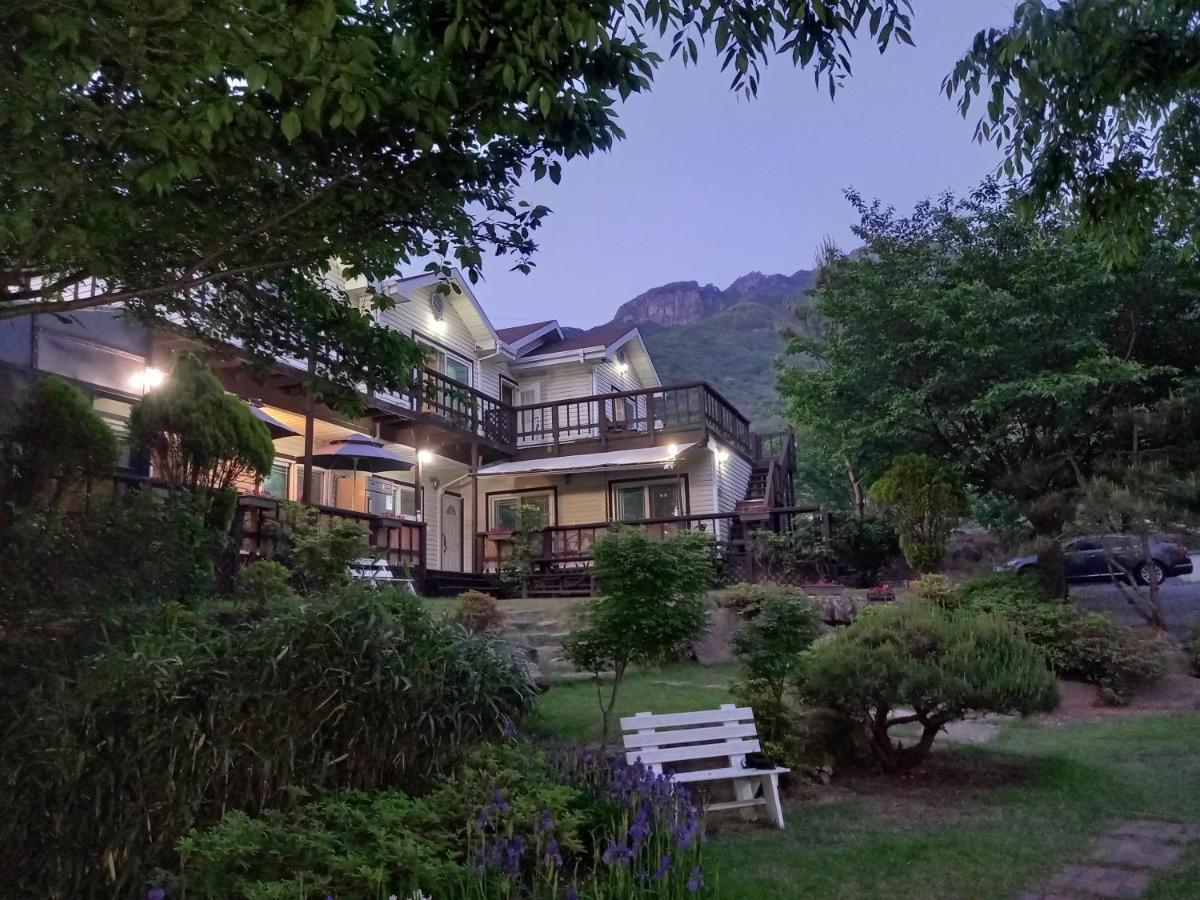 Chamjoeun Pension Chech'ŏn Buitenkant foto