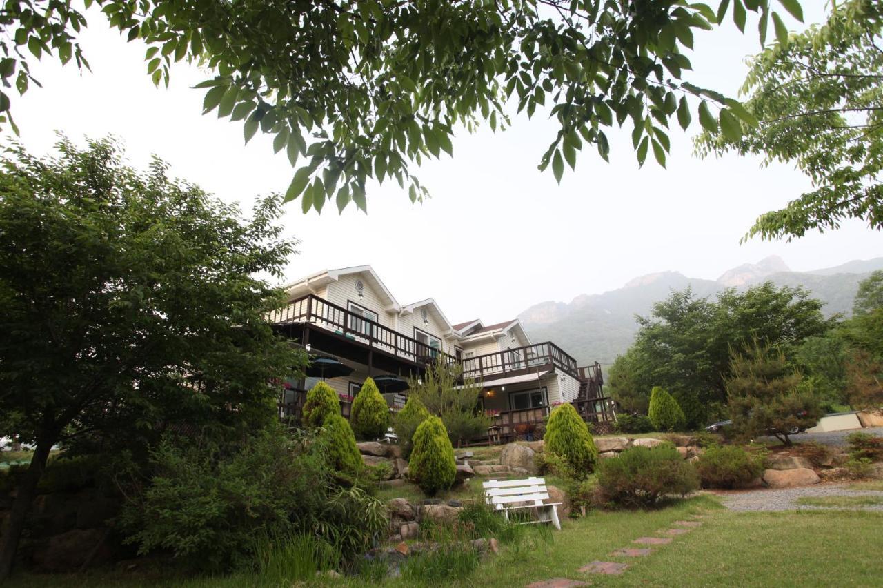 Chamjoeun Pension Chech'ŏn Buitenkant foto