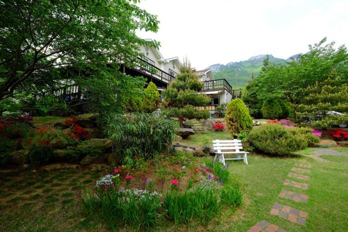 Chamjoeun Pension Chech'ŏn Buitenkant foto