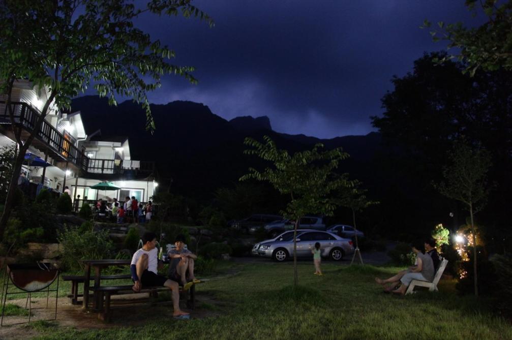 Chamjoeun Pension Chech'ŏn Buitenkant foto